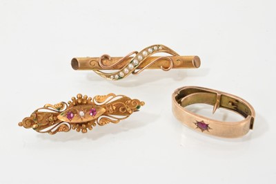 Lot 463 - Two Victorian 15ct gold bar brooches and a Victorian 9ct gold scarf clip (3)