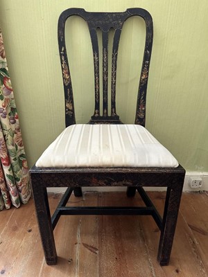 Lot 1265 - Set of six Georgian black Chinoiserie dining chairs with pierced shaped splats, drop-in seats, on square legs joined by stretchers