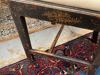 Lot 1265 - Set of six Georgian black Chinoiserie dining chairs with pierced shaped splats, drop-in seats, on square legs joined by stretchers