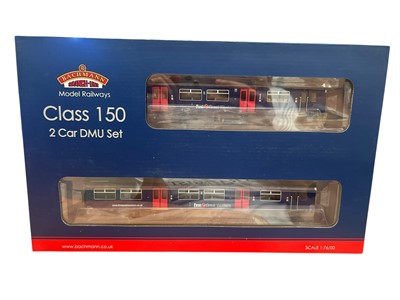 Lot 1827 - Bachmann OO Gauge Class 150/2 Two Car DMU 150216 GWR Green (Firstgroup) (with fitted passenger figures), boxed 32-940 (1)