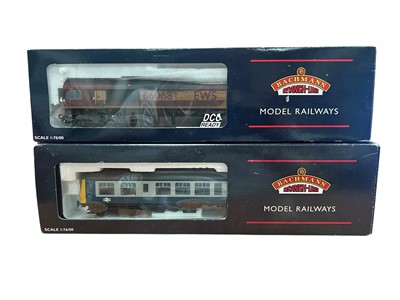 Lot 1835 - Bachmann OO Gauge Class 08 Two Car DMU BR Blue & Grey, boxed 32-902 and EWS Class 66 diesel 66068, boxed 32-733 (2)