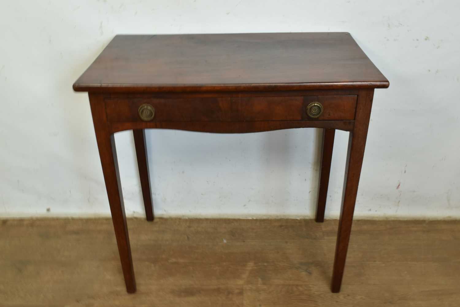Lot 1287 - Regency plum pudding mahogany single drawer side table