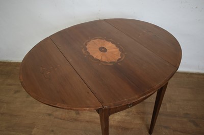 Lot 1292 - George III oval mahogany pembroke table