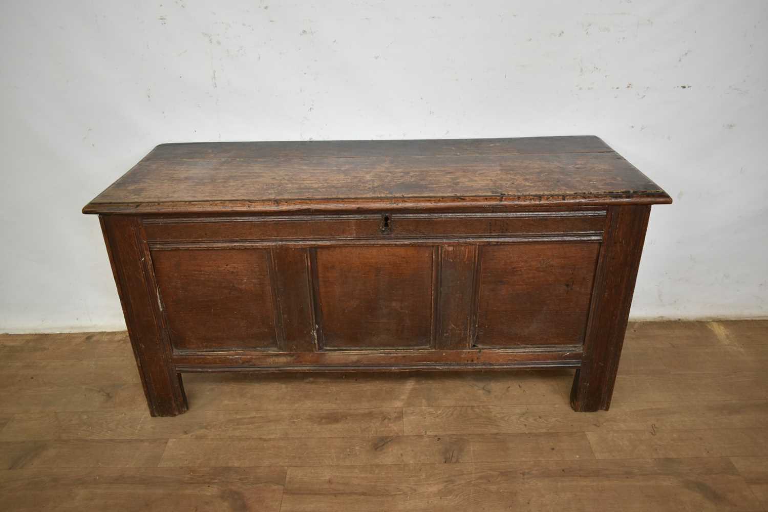 Lot 1297 - 17th century oak coffer