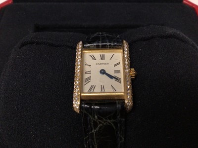 Lot 530 - Cartier ladies' watch in box with service papers