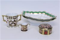 Lot 2029 - Royal Crown Derby Old Imari pot and cover, two-...