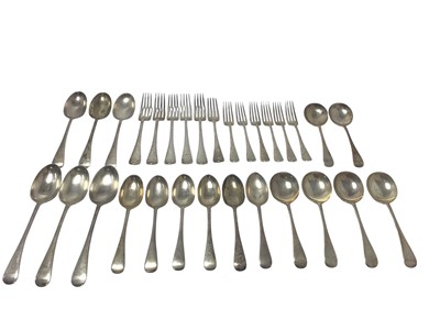 Lot 306 - Composite canteen of silver Old English / Hanoverian pattern cutlery comprising, x6 tablespoons (London 1902), x6 dinner forks (London 1896), x6 starter forks, (London 1902), x6 dessert spoon