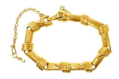 Lot 463 - Yellow metal bracelet, stamped 18k