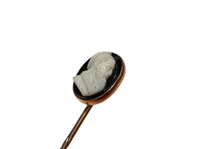 Lot 25 - Edwardian 15ct gold blue stone and seed pearl bar brooch, yellow metal bar brooch set with three cultured pearls, freshwater pearl stick pin and a cameo stick pin (4)