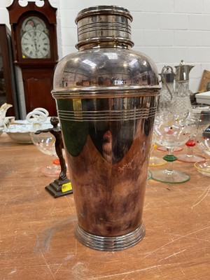 Lot 5009 - Set of six cocktail glasses with polka dot decoration, together with three matching Sunday glasses, an Art Deco cocktail shaker and a bronze figure.