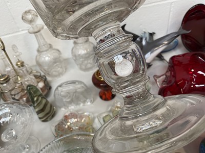 Lot 5025 - Group of glass and ceramics