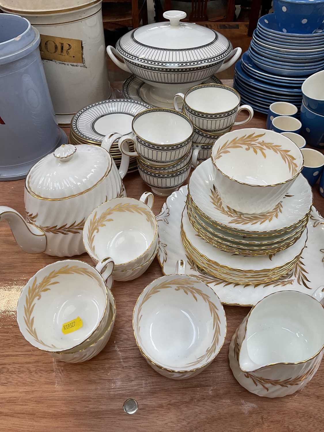 Lot 5010 - Minton Golden Symphony tea set, together with Wedgwood Colonnade pattern tea and dinner wares