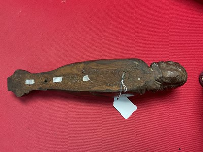 Lot 1521 - 17th / 18th century oak carving of a praying figure