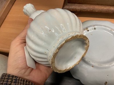Lot 1534 - Group of ceramics