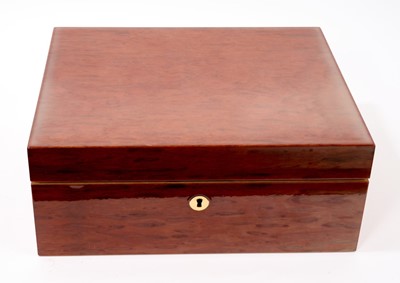 Lot 906 - Contemporary Humidif wooden cigar humidor with fitted interior