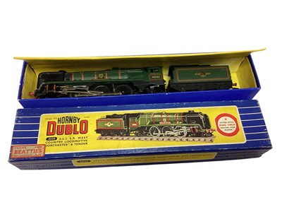 Lot 1748 - Hornby Dublo OO Gauge BR lined 4-6-6 West Country Class Dorchester tender locomotive 34042 and T.P.O. Mail Van set, both boxed (2)