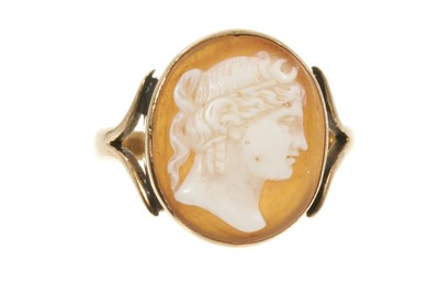 Lot 562 - 19th century carved shell cameo depicting a classical bust, in ring mount