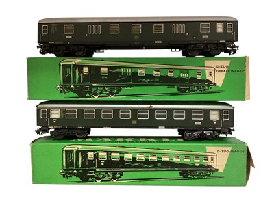 Lot 1761 - Marklin HO Gauge tin plate DB D-Zug-Wagen, D-Zug Gepackwagen & DSG Speisewagen, all boxed, plus other Marklin rolling stock (8)