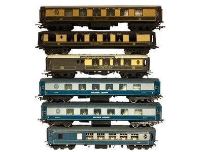 Lot 1768 - Railway OO Gauge Pullman, Golden Arrow & Compagnie Internationale Des Wagons carriages, all loose (15)