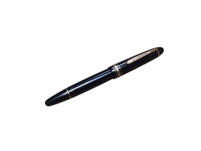 Lot 2926 - Montblanc Meisterstuck 146 fountain pen with 14K gold 4810 nib