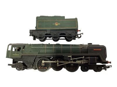 Lot 1778 - Tri-ang OO Gauge BR lined green 4-6-2 Britannia Class tender locomotive 70000, with Pullman carriages Aries (x2), Jane, Ruth & Car No.79 etc