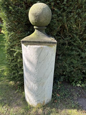 Lot 1947 - Pair of impressive 18th / early 19th century white marble columns, 40.5cm diameter x 86cm high