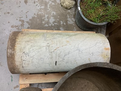 Lot 1947 - Pair of impressive 18th / early 19th century white marble columns, 40.5cm diameter x 86cm high
