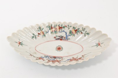 Lot 252 - 19th century Japanese porcelain fluted boat shaped dish