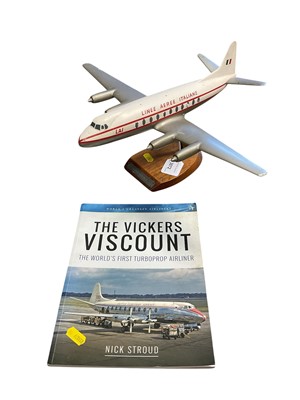 Lot 3072 - Aviation interest- desk top model of a Vickers Viscount in Lai Italian airline livery, by Walkers Westway Models, with related book and photo.