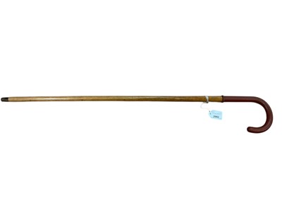 Lot 2992 - Early 20th century gentleman’s walking stick with Malacca shaft, signed Brigg and pig skin leather covered crook handle, with platted leather collar, horn ferrule. 91.5cm overall lengt...
