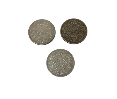 Lot 515 - G.B. - Mixed George V wreath Crowns to include 1928 x 2 VF/EF & 1933 AEF (3 coins)