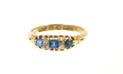 Lot 508 - Victorian 18ct gold sapphire and diamond ring
