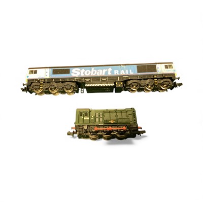 Lot 1836 - Dapol N Gauge Stobart Rail Class 66/4 & shunter & selection of loose N Gauge rolling stock and Oxford 1:76 scale vehicles (1 box)