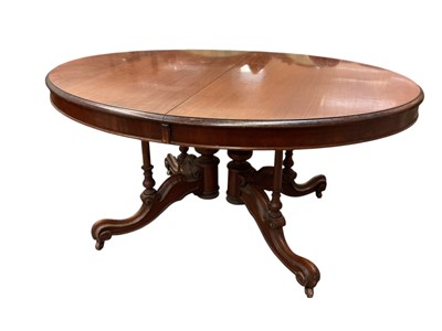 Lot 1449 - Victorian mahogany extending dining table with two additional leaves and set of six dining chairs