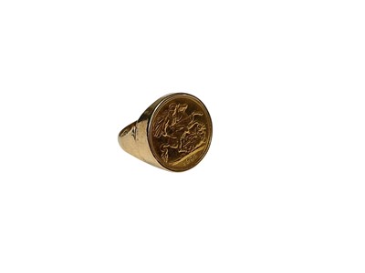 Lot 22 - Edwardian gold half sovereign, 1902, in 9ct gold ring mount