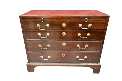 Lot 1336 - Good mid-18th century mahogany chest of drawers with brushing slide