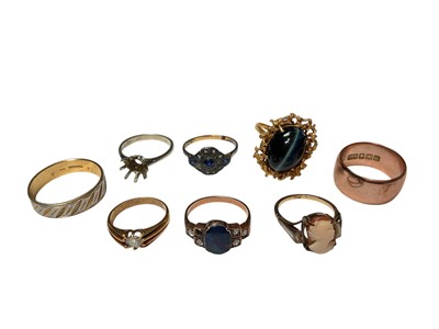 Lot 71 - Eight gold and yellow metal rings