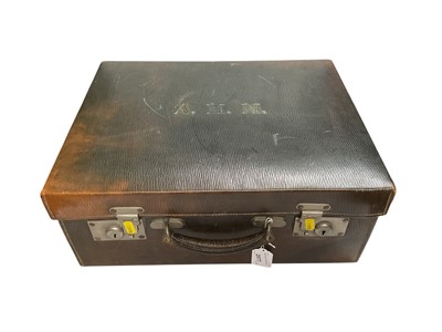 Lot 2577 - Green leather dressing case
