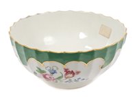 Lot 5 - 18th century Worcester fluted bowl with...
