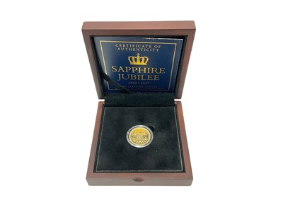 Lot 453 - Guernsey - Gold proof Sovereign 'Sapphire Jubilee' 2017 (N.B. Cased with Certificate of Authenticity) (1 coin)