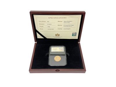 Lot 442 - G.B. - Gold Sovereign Elizabeth II 1957 AU (N.B. Cased with Certificate of Authenticity) (1 coin)