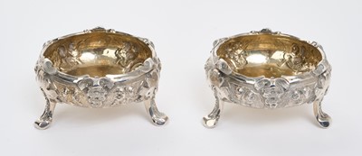 Lot 247 - Pair of Victorian silver salts in cauldron form (Exeter,1856)