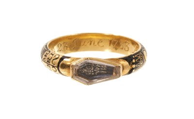 Lot 400 - Fine early 18th century gold and enamel Memento Mori ring
