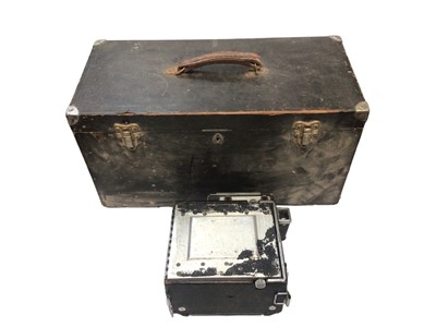 Lot 2945 - Graflex plate camera with Kalart Synchronized range finder, in a box supplied by Colwood Cameras and other plates