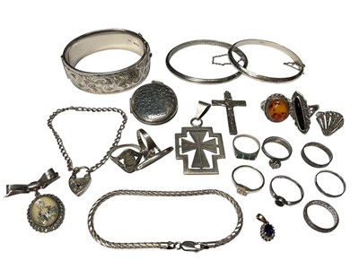 Lot 53 - Group of silver and white metal jewellery