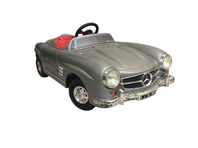 Lot 138 - Child's electric Mercedes SL300 toy car, measuring approximately 128cm long