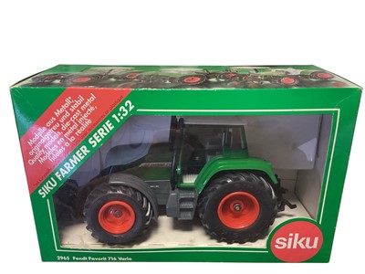 Lot 1713 - Siku diecast 1:32 Scale Tractors including Deutz D 9005 # 3462Porche-Diesel Super 308 # 3461, Lanz Bulldog # 3459, Ferguson TE # 3470, Hanomag R45 # 3460 & Fendt Favorit 716 Vario # 2965, in...
