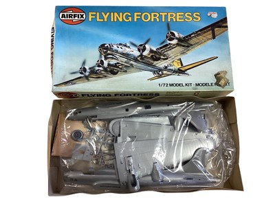 Lot 1749 - Airfix 1:72 Scale model aircraft including Serie 5 B-172 Flying Fortress # 05005-0 and B-24J Liberator #05006-3, P-51B Mustang #02066-6 (x2), F40-1D Corsair # 02054-3, Republic P 47D Thunderbolt...