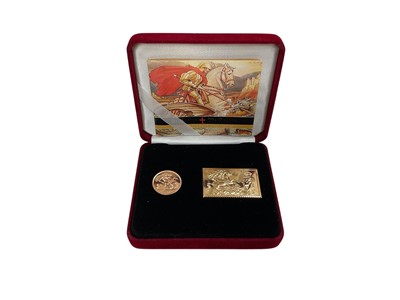 Lot 474 - G.B. - Royal Mint/Royal Mail St George & Dragon Gold Sovereign 2001 UNC and gilded silver stamp ingot set (N.B. With Certificate of Authenticity) (1 coin set)