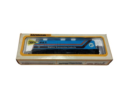 Lot 1868 - Bachmann HO Gauge Regional Transportation Authority EMD F40PH Diesel 100, boxed 0677, Southern Pacific EMD GP40 Diesel 7031, boxed 0580 and Southern Pacific GE U36B Diesel 7030, boxed 0634 (All L...